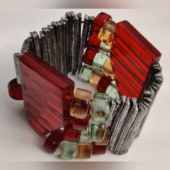 Gorgeous Anne Marie Chagnon Statement Bracelet - Picture 6 of 14